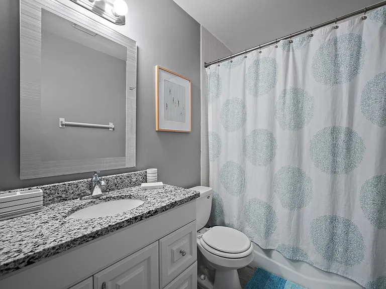 537 Margaret St — Photo 24