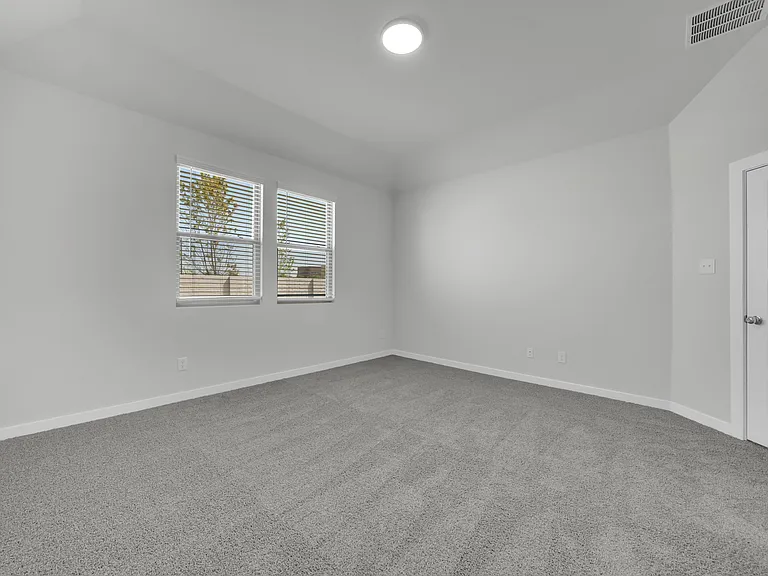 305 Millwood Ln — Photo 17