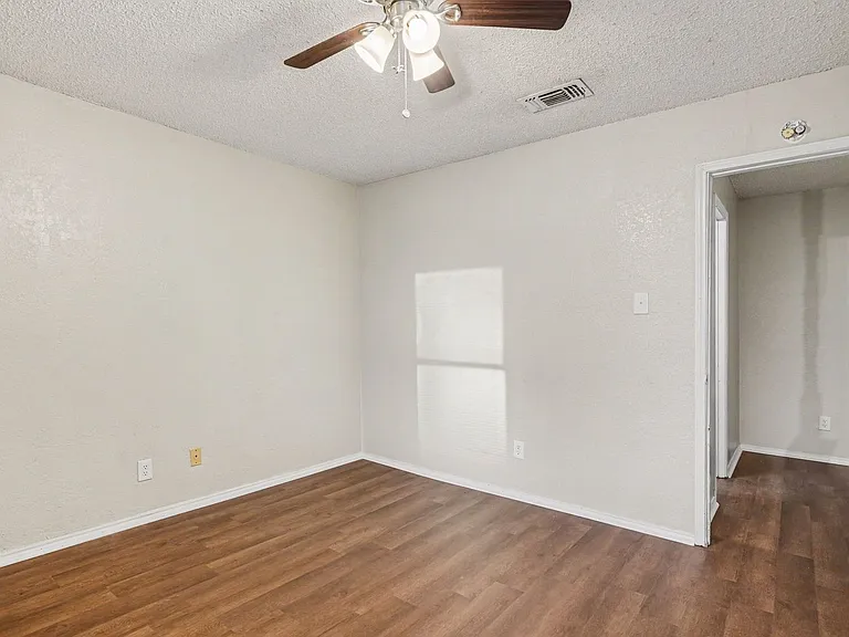 3301 Aurora St #B — Photo 21