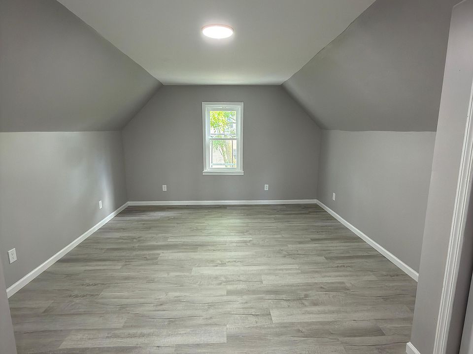 2nd image of 190 Fulton St #3