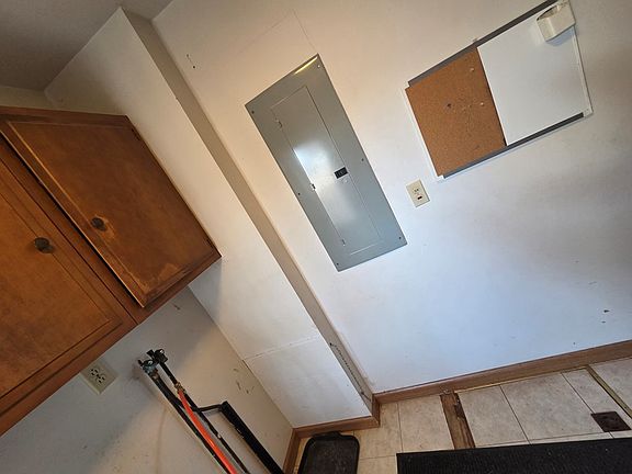 3rd image of 817 S 3rd St