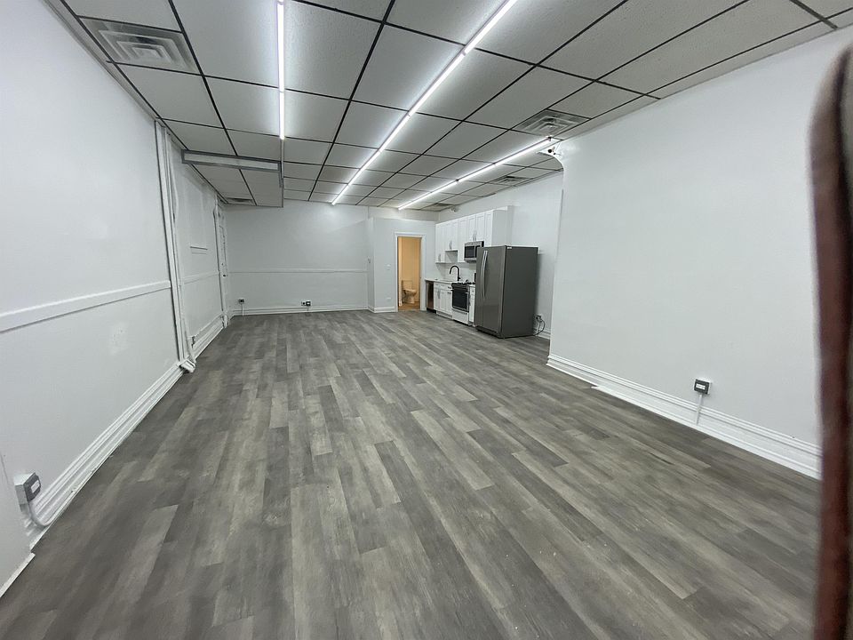 1st image of 2857 N Ridgeway Ave