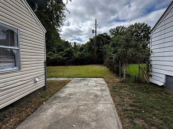 3rd image of 2709 Donna Ave