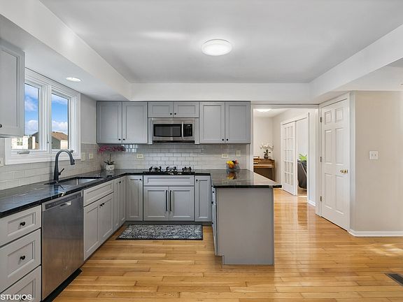 2nd image of 1316 Regent Dr