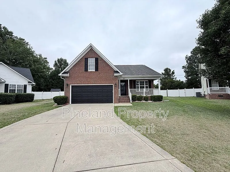 3 bed, 2.0 bath, 1989 sqft, $1,900 — Photo 1