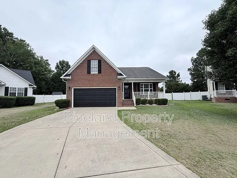 201 Old Colony Pl — Photo 1