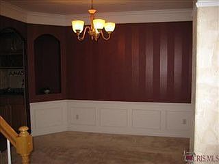 5th image of 135 Cambridge Dr