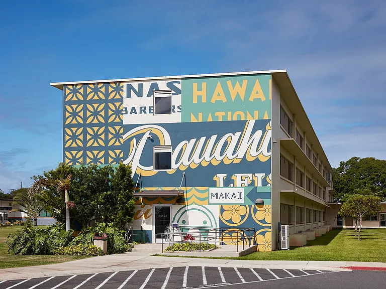 WakeaGardens_Exterior_MakaiSideMural