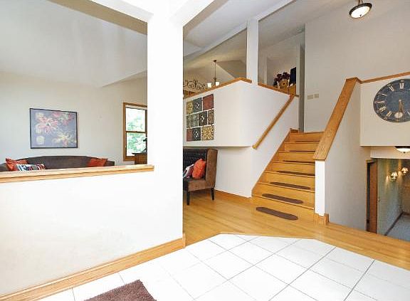 3rd image of 9139 Trotters Ln