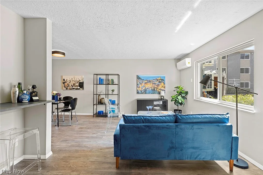 1 bed, 720 sqft, $1,400 — Photo 4