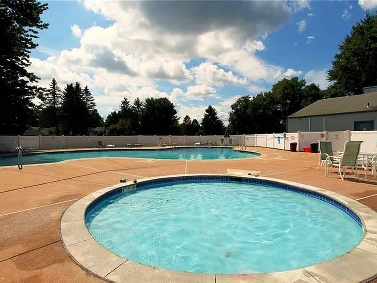Candlewood Dr — Photo 49