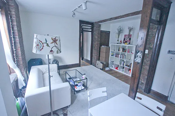 Rented by Jonis Realty | media 1