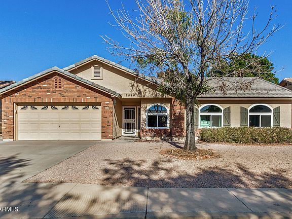 2nd image of 2844 E OAKLAND Court