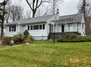 10 Kearn Rd, New Fairfield, CT 06812