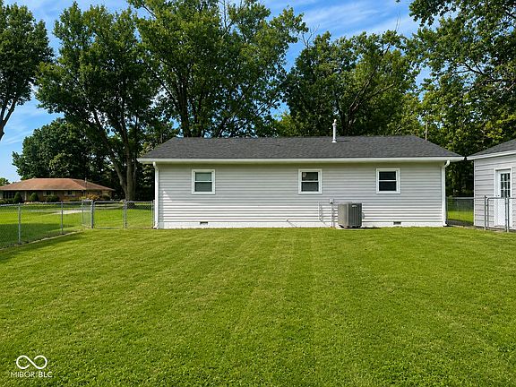 2nd image of 8845 W Banta Rd