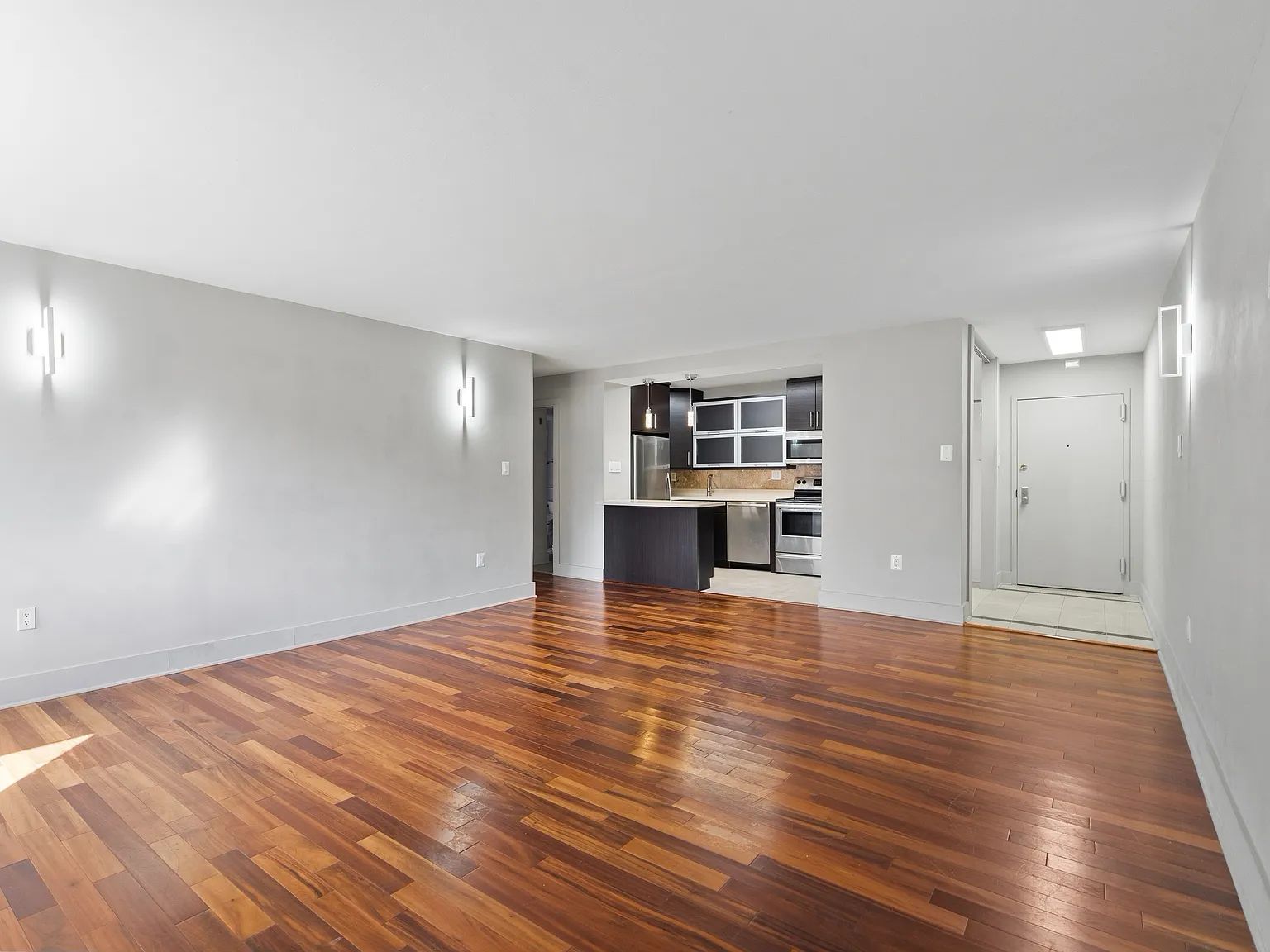 1 bed, 756 sqft, $3,000 — Photo 4