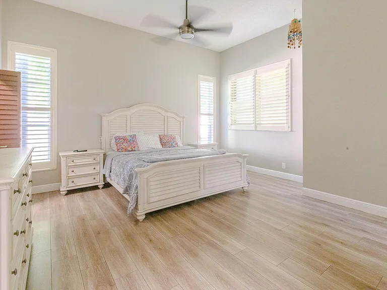 4082 Trenton Ave — Photo 13