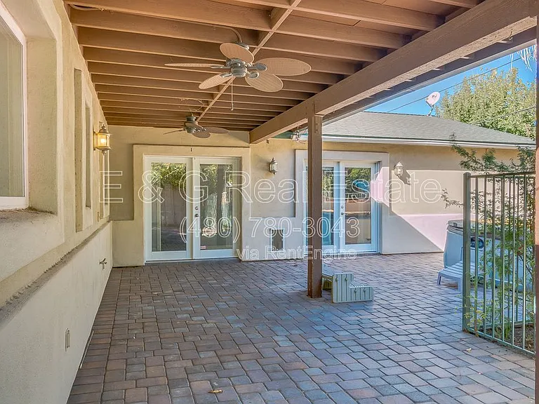 526 E Flynn Ln — Photo 28