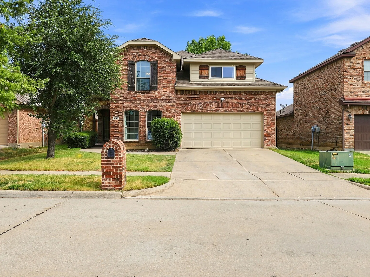 5 bed, 3640 sqft, $3,450 — Photo 1