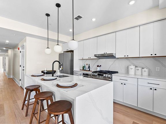 5th image of 249 Bergen Ave #101