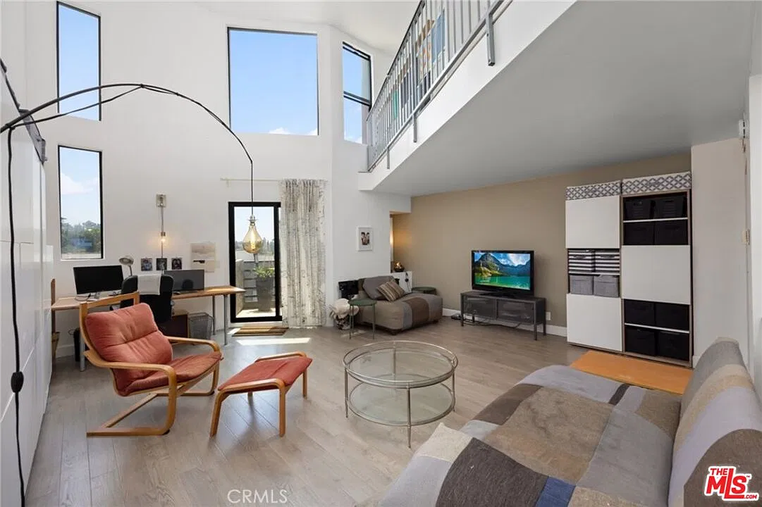 1858 N Alvarado St — Photo 1