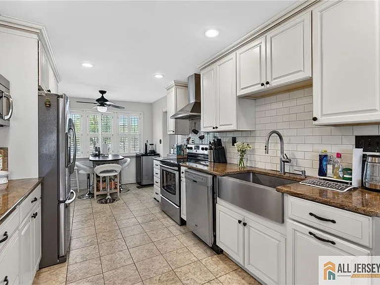 177 Midfield Rd — Photo 6