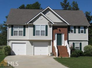 241 Raventree Ln, Griffin, GA 30224