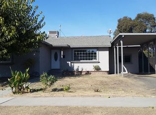 1032 W Saginaw Way, Fresno, CA 93705