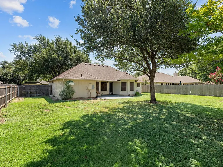 2604 Bluebonnet Valley Dr — Photo 29