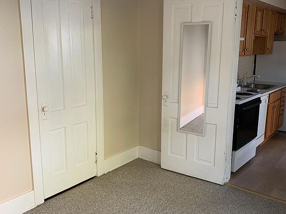 5th image of 513 McCall St #1