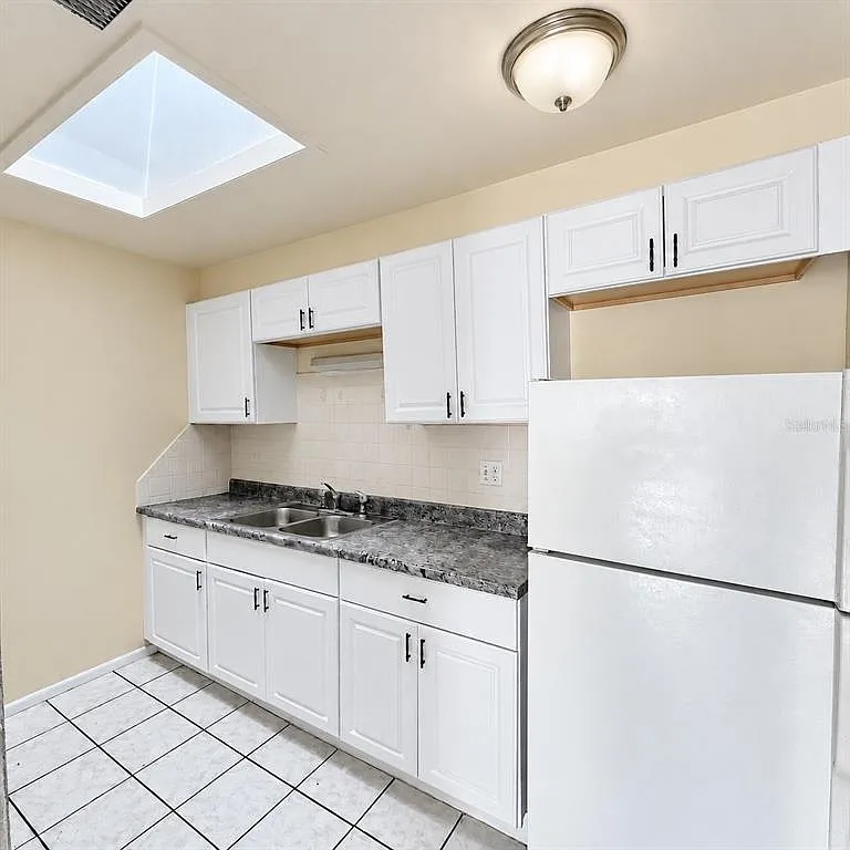 2 bed, 2.0 bath, 934 sqft, $1,500 — Photo 3
