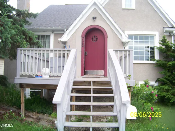 722 N 12th St, Bismarck, ND 58501
