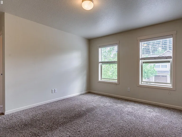 9520 NE 72nd St — Photo 7