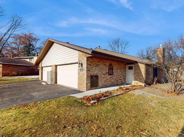 1054 Zanzibar Ln N, Plymouth, MN 55447