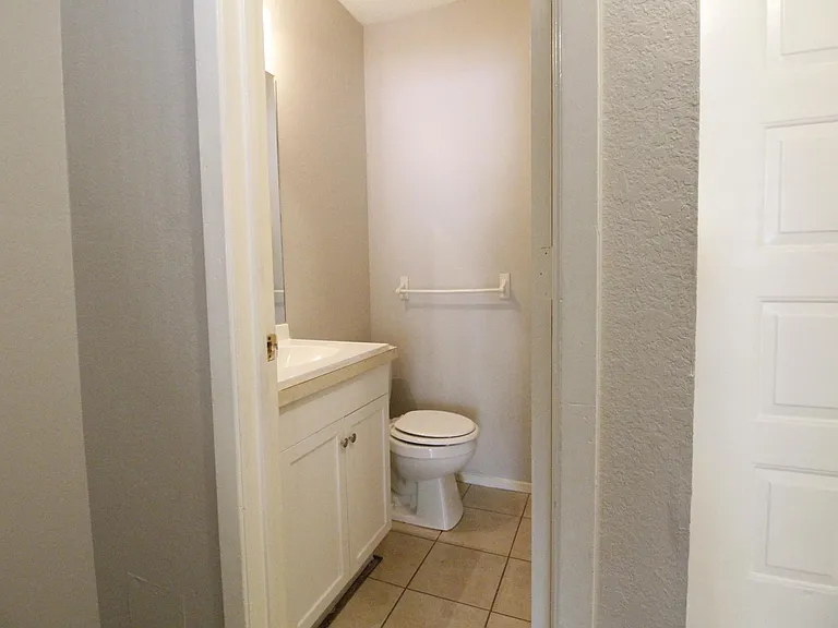 513 S Beverly St #C — Photo 11