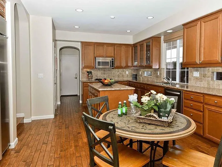 1162 S Chanterella Dr — Photo 10