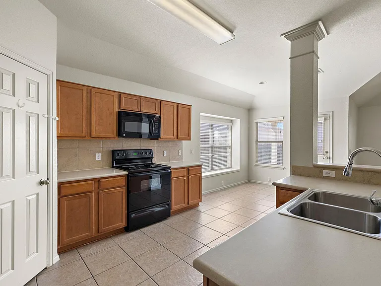 225 King Elder Ln — Photo 4