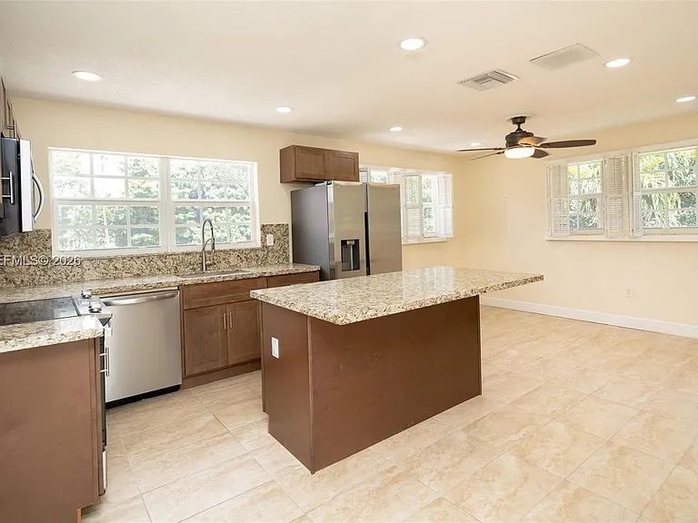 5613 Pierce St — Photo 37