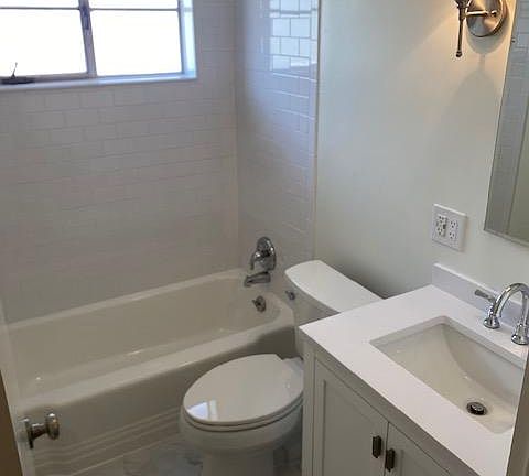 4th image of 1360 W 3rd Ave #C