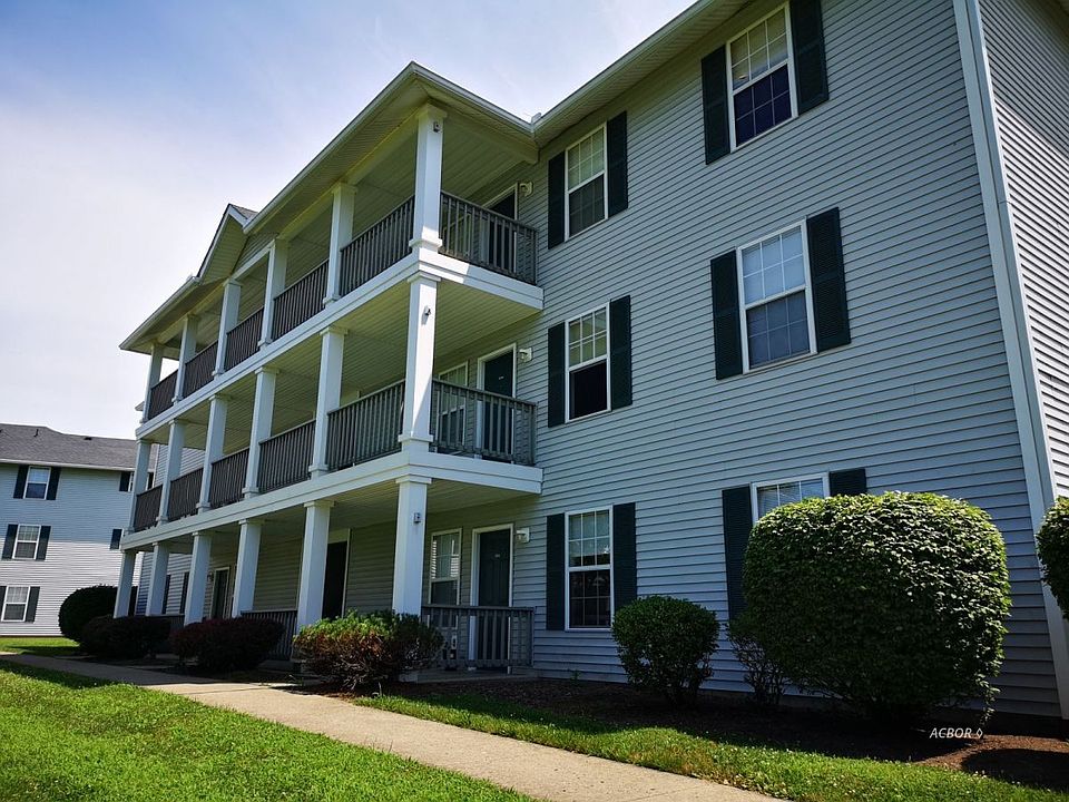 1st image of 15 S Shafer St APT 2101