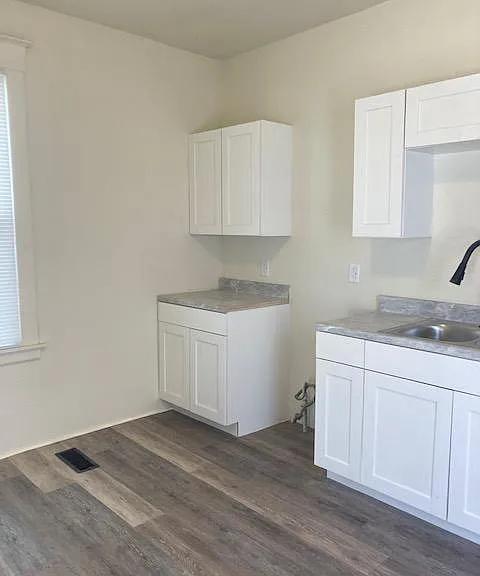 2419 NE Madison Ave — Photo 3