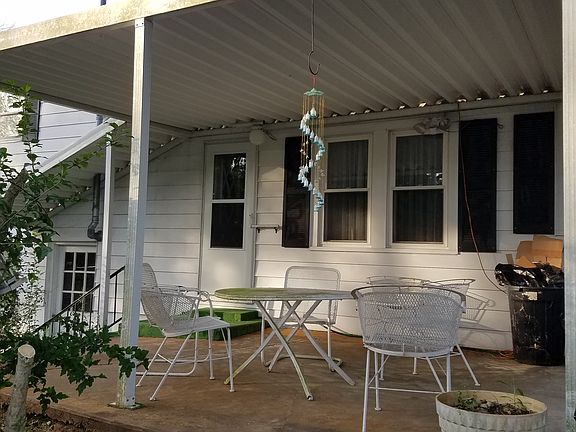 Covered Patio off Kitchen