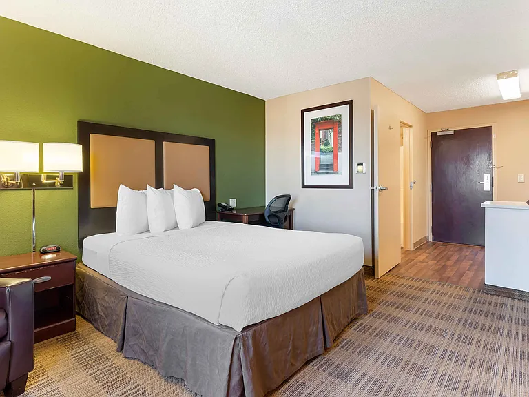 Studio Suite - 1 Queen Bed