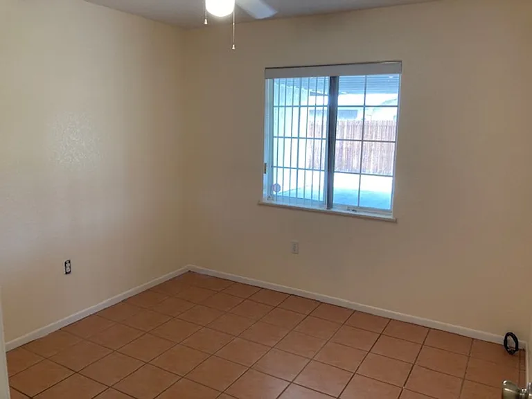 2087 S 9th St — Photo 10