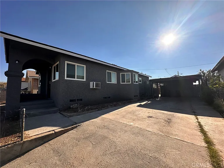 314 Wilshire Pl — Photo 3