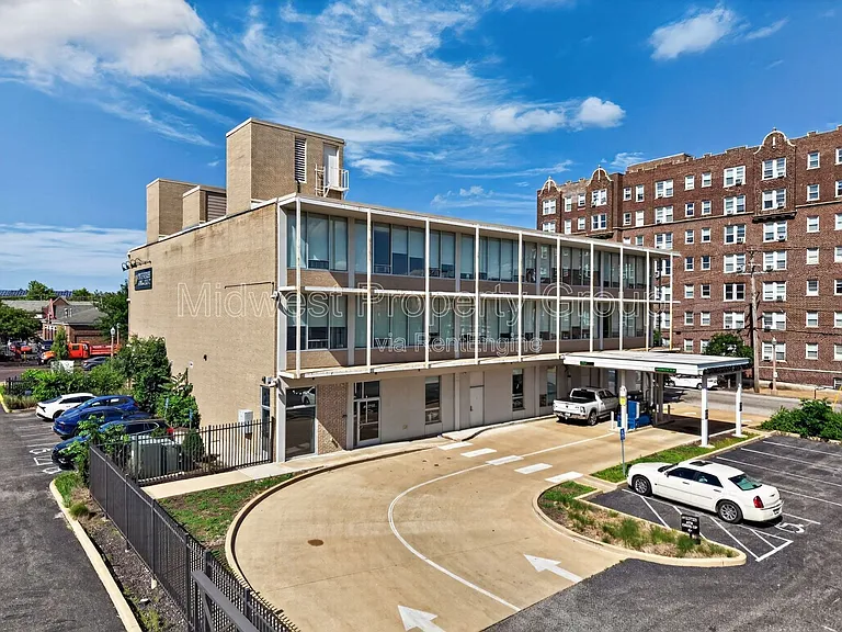 4100 Lindell Blvd #302 — Photo 16