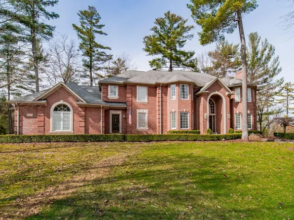 1600 Chieftan Cir, Oxford, MI 48371