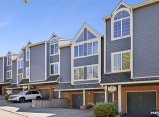239 Cambridge Dr, Ramsey, NJ 07446