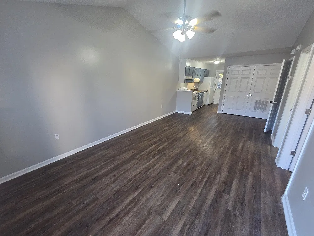 2 bed, 975 sqft, $1,000 — Photo 2