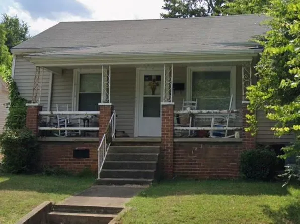 1045 Queen Ann St, Burlington, NC 27217